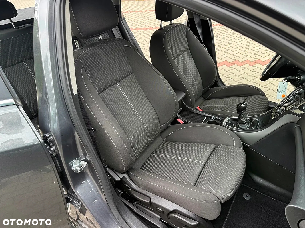Opel Astra 1.4 Turbo Cosmo - 32