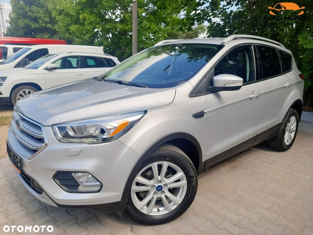 Ford Kuga 1.5 EcoBoost 2x4 Titanium - 3