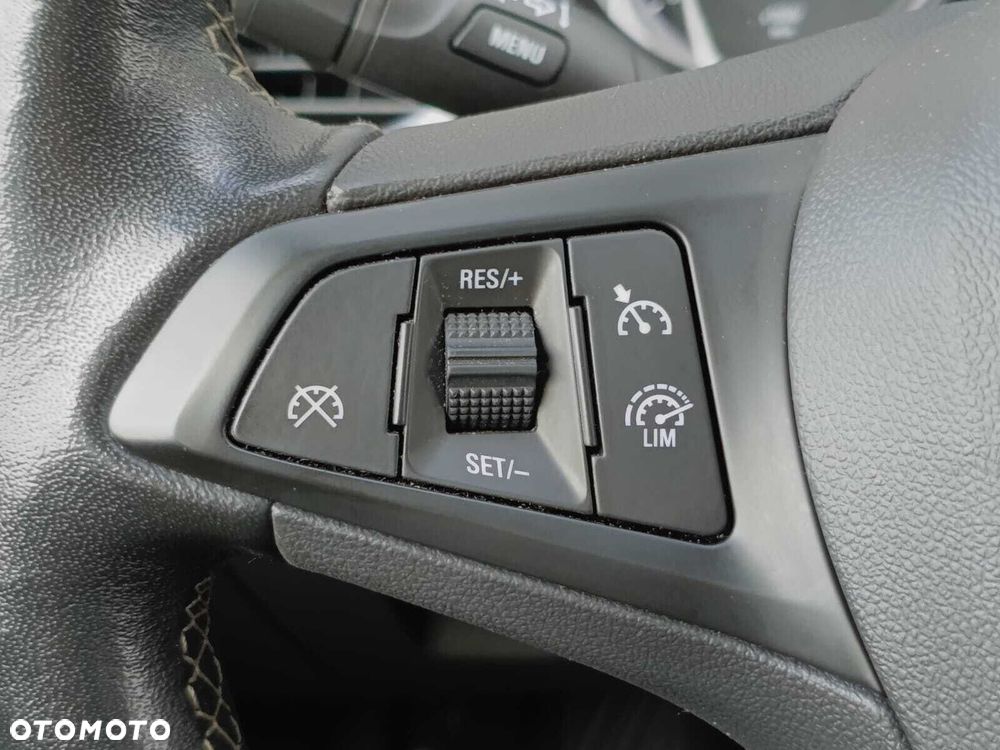 Opel Astra 1.4 T Elegance S&S - 23