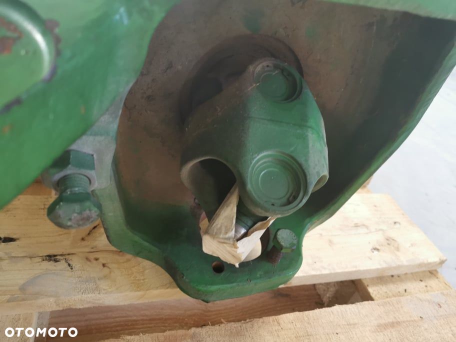 Zwolnica Zwrotnica prawa John Deere 6155 R {Typ 750310} - 8