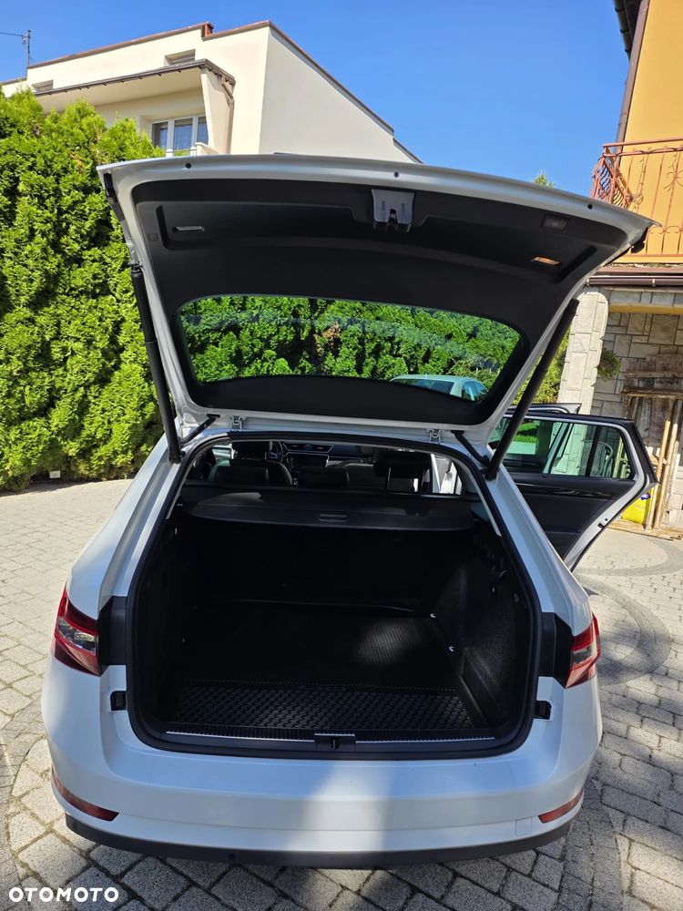 Skoda Superb 2.0 TDI 4x4 L&K DSG - 16