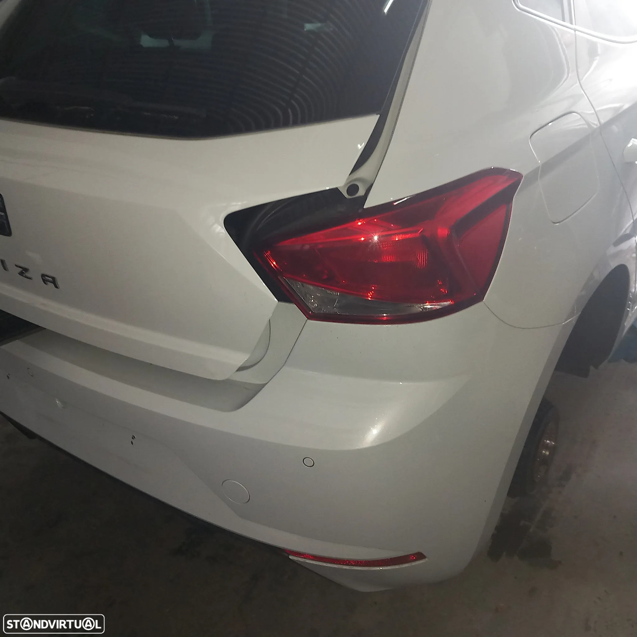 Farol tras lado condutor seat ibiza 5 KJ1 - 2