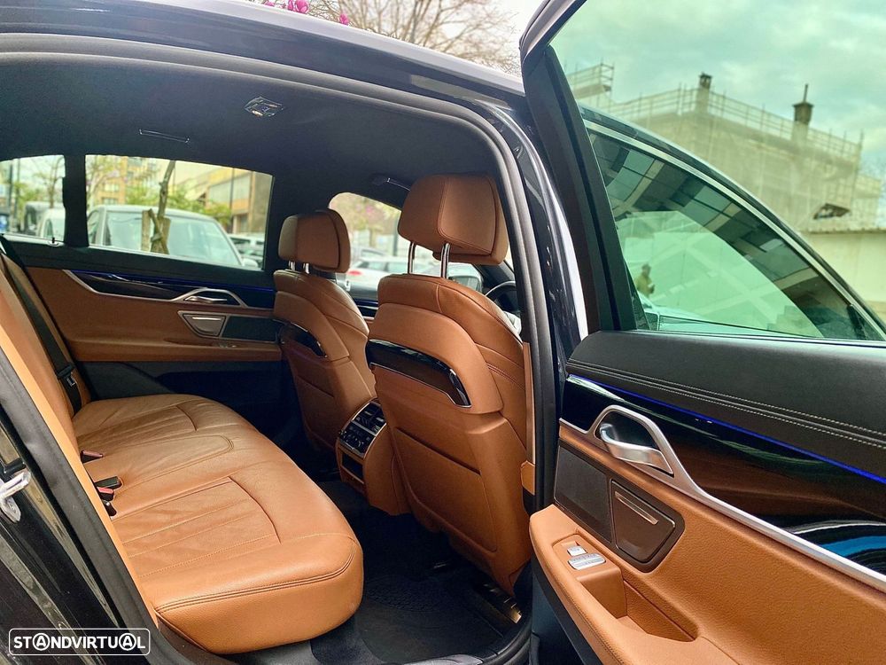 BMW 750 d xDrive Pack M Auto - 29