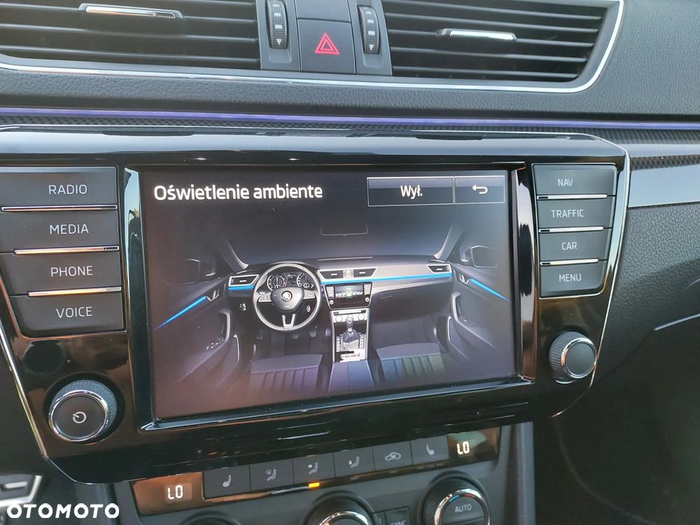 Skoda Superb 2.0 TDI Sportline DSG - 19