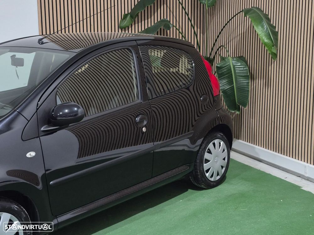 Peugeot 107 1.0 Trendy 2 Tronic - 2