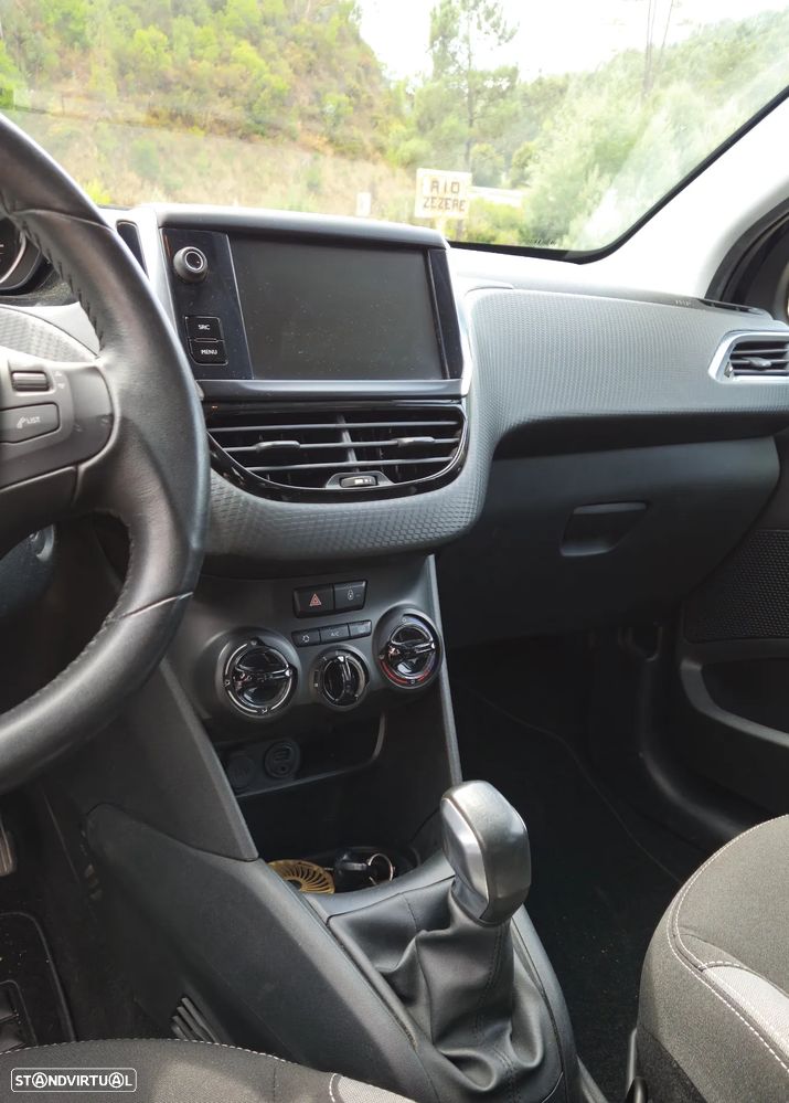 Peugeot 208 1.6 BlueHDi Style - 5