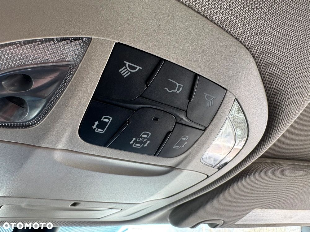 Chrysler Pacifica - 31