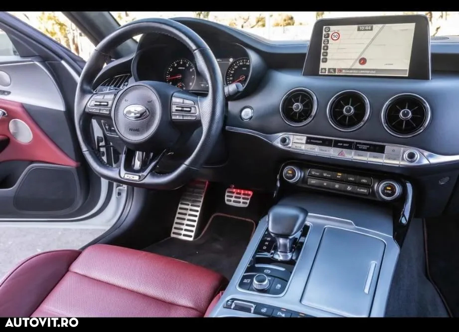 Kia Stinger 3.3 T-GDI 8AT AWD GT - 22
