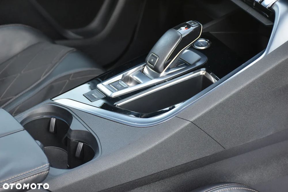 Peugeot 5008 BlueHDi 180 EAT6 GT - 28