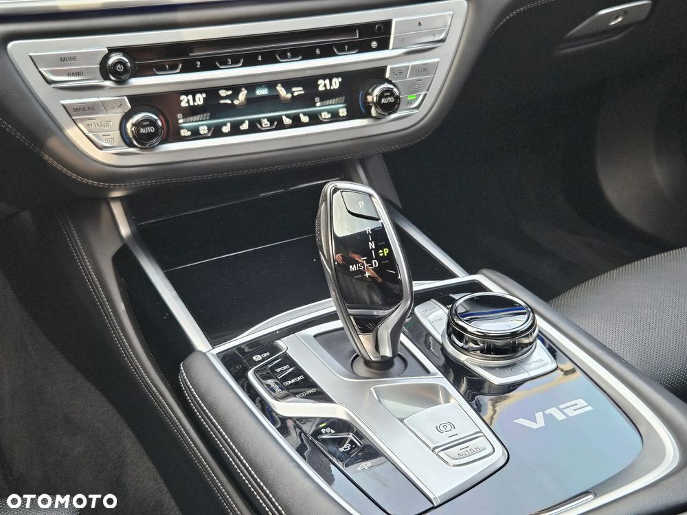 BMW Seria 7 M760Li xDrive V12 Excellence - 28