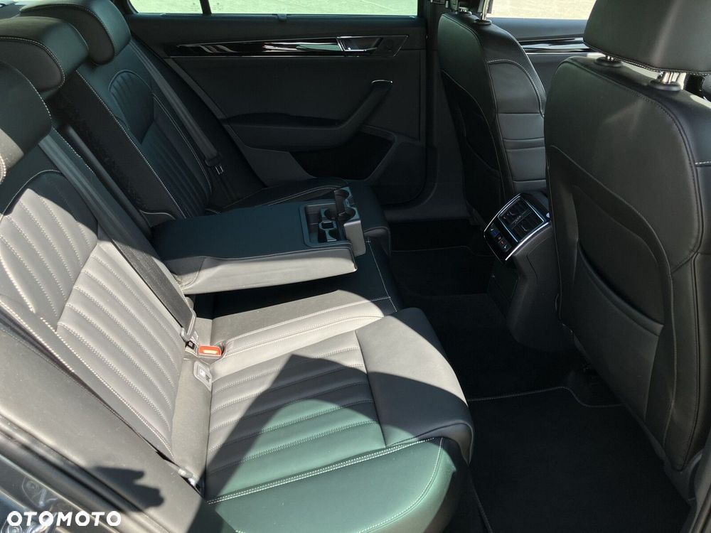 Skoda Superb 2.0 TDI SCR 4x4 L&K DSG - 9