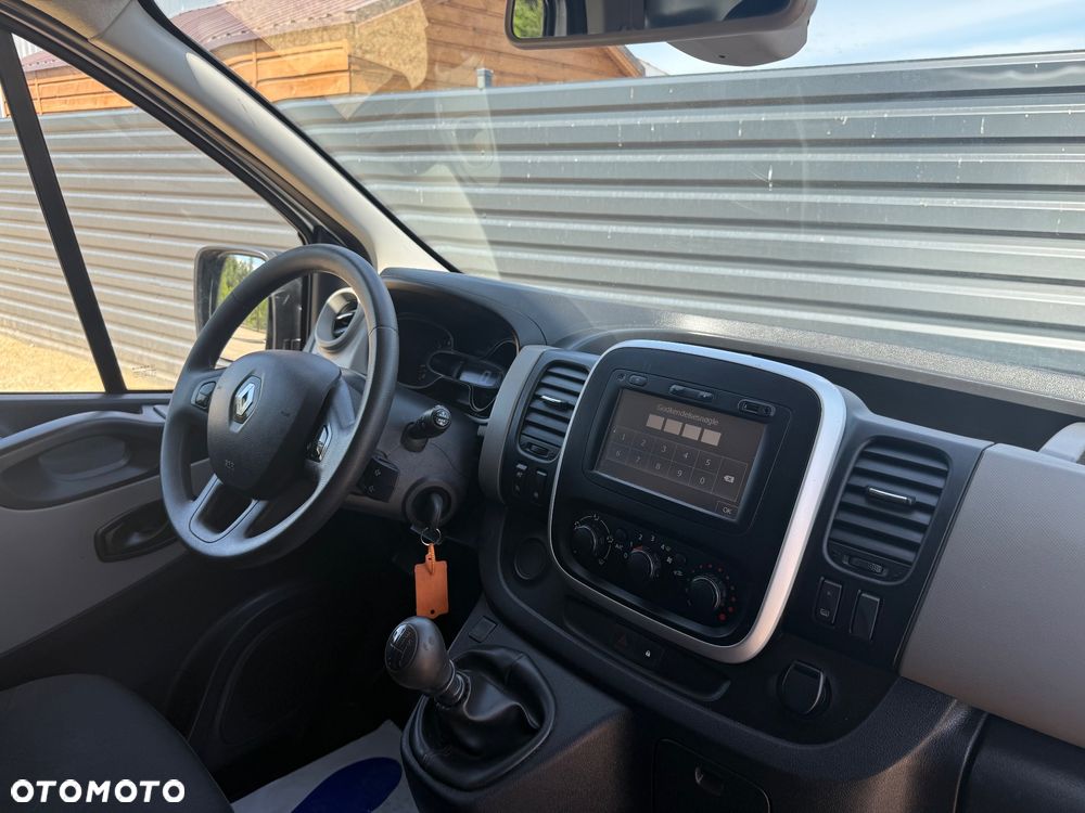 Renault Trafic - 23