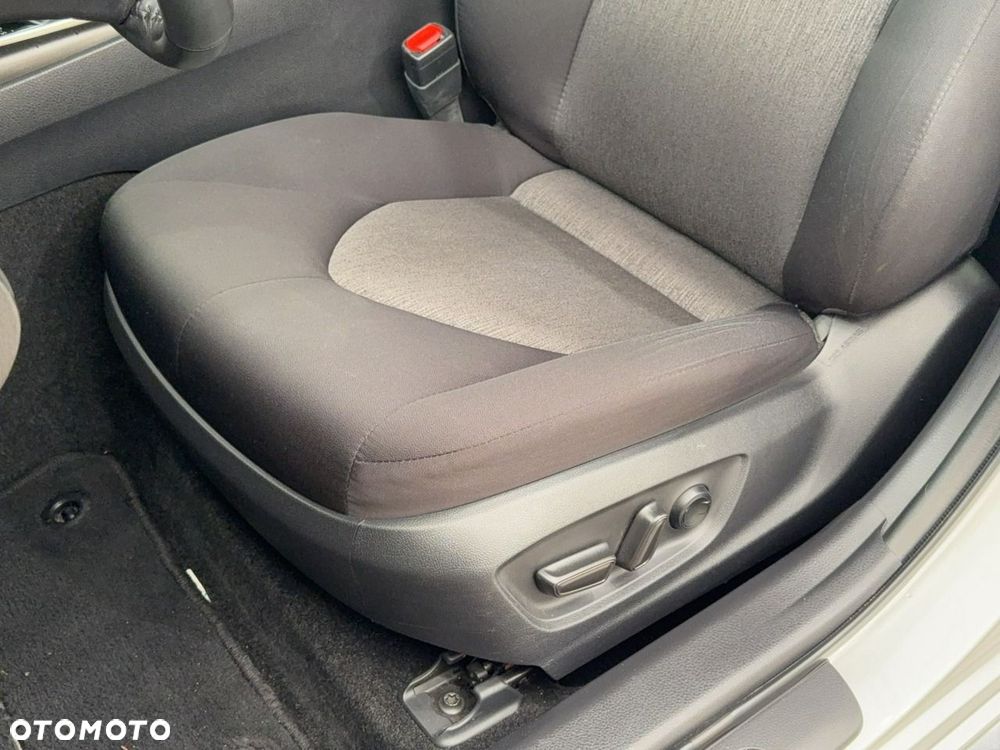 Toyota Camry - 18