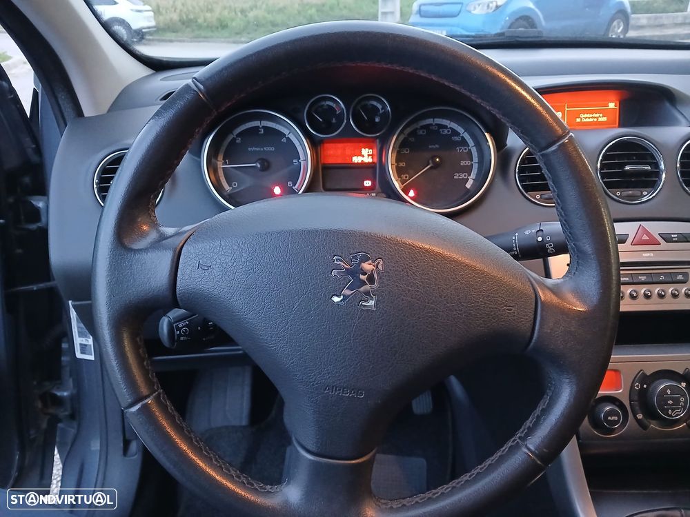 Peugeot 308 1.6 HDi Executive - 12