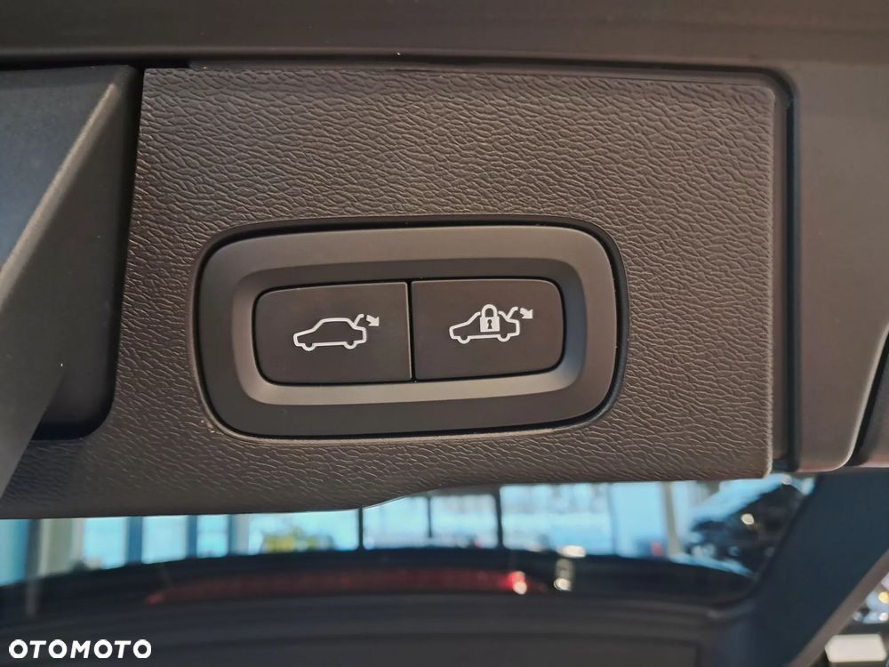 Volvo XC 60 B5 B AWD Plus Dark - 33