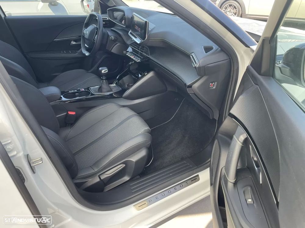 Peugeot 2008 1.2 PureTech GT Line - 16