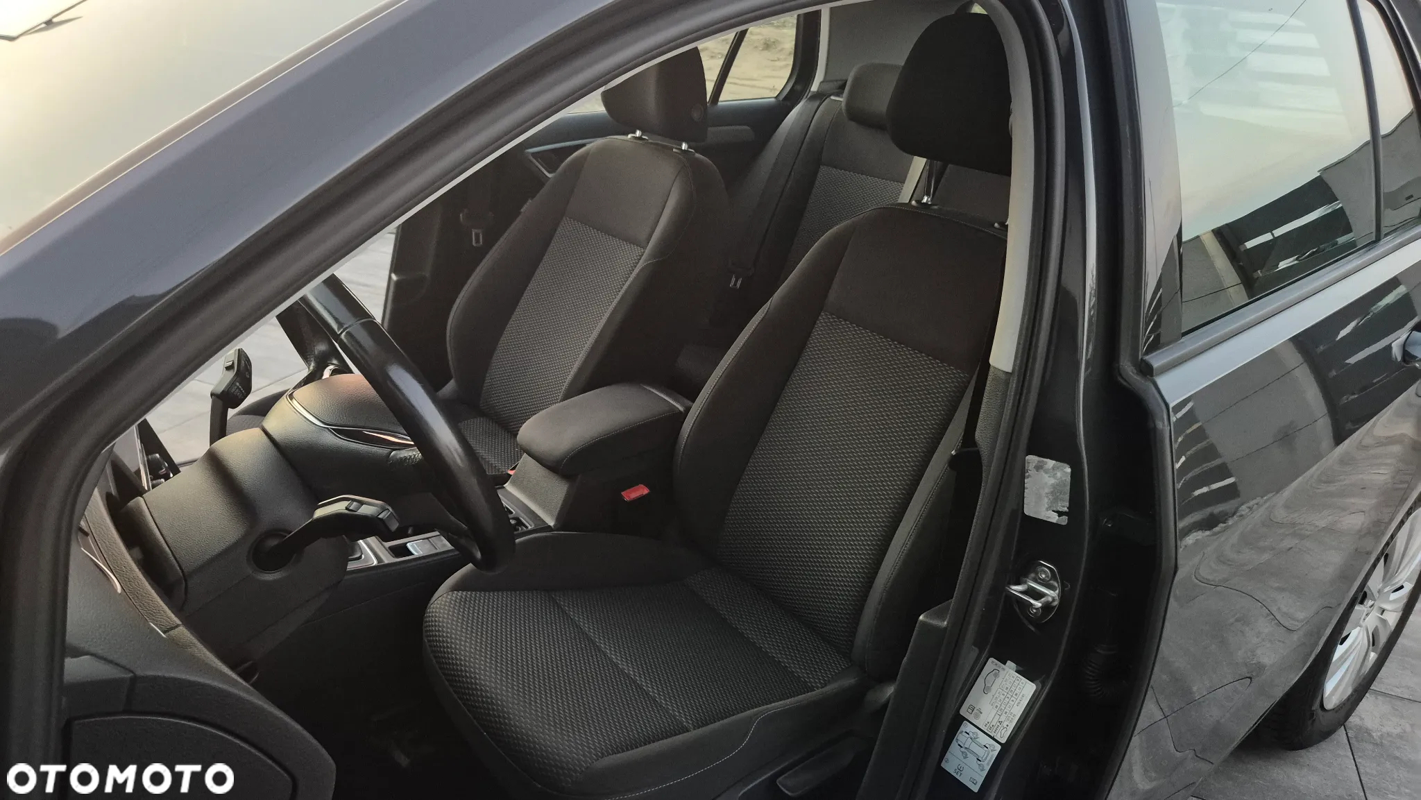 Volkswagen Golf VII 1.6 TDI BMT Trendline - 26