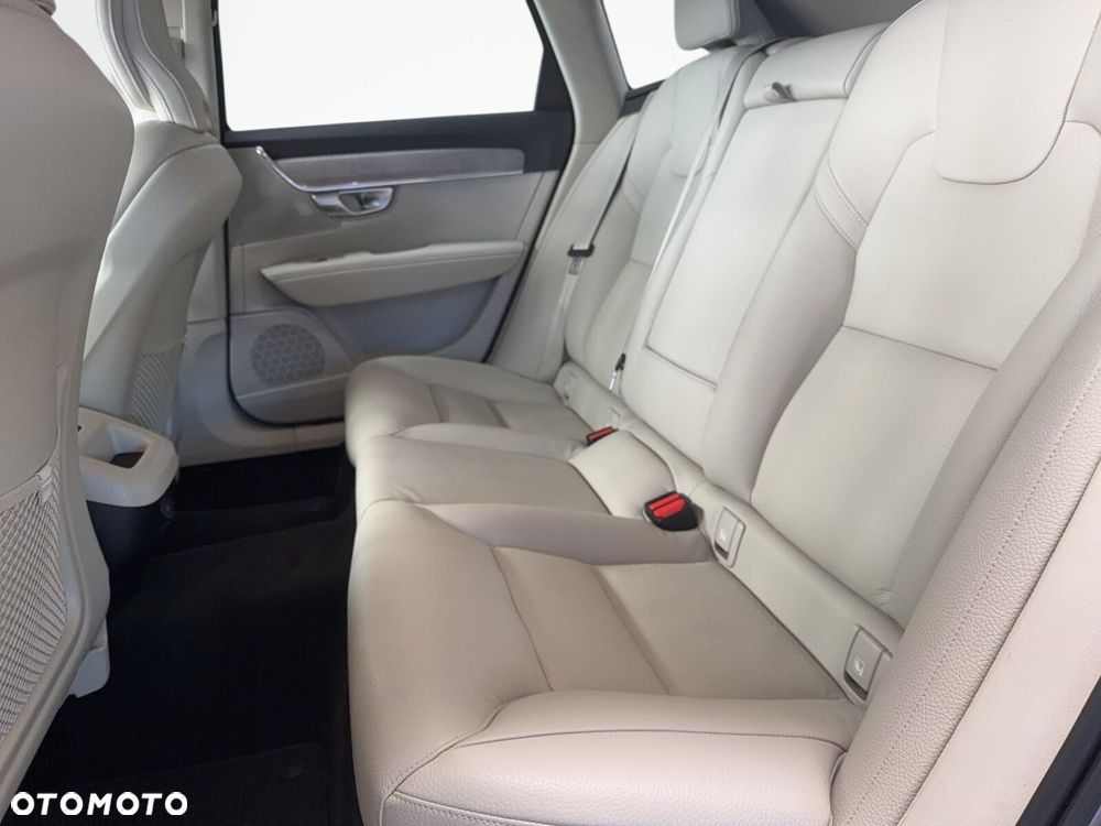 Volvo V90 Cross Country - 16