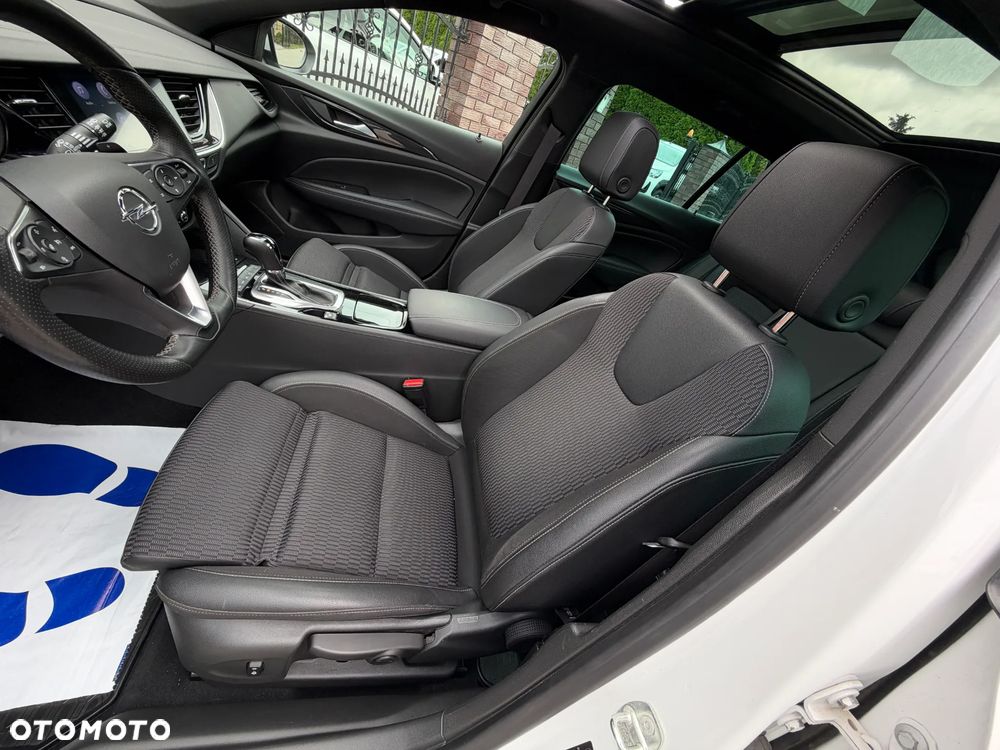 Opel Insignia 2.0 CDTI 4x4 GSi S&S - 9