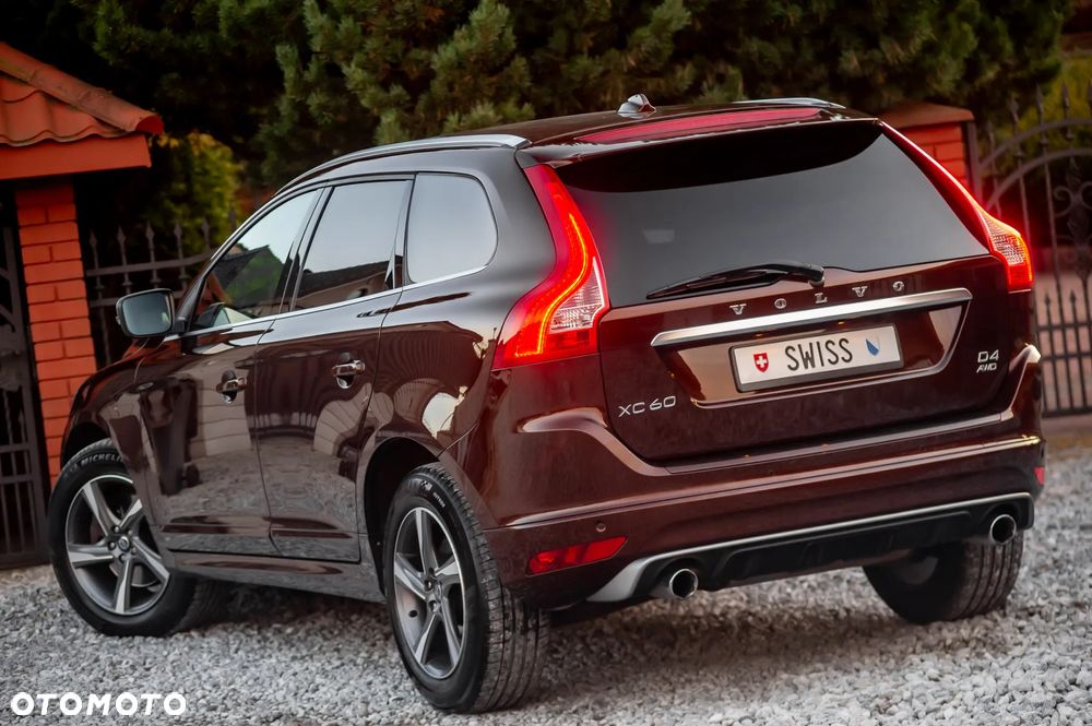 Volvo XC 60 D5 AWD R-Design Momentum - 9