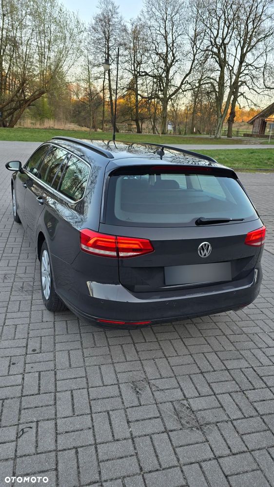 Volkswagen Passat - 4