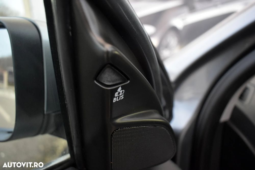 Volvo XC 60 D5 AWD Geartronic Ocean Race - 15