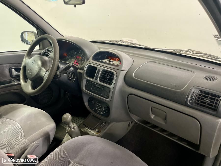Renault Clio 1.2 RXE - 16