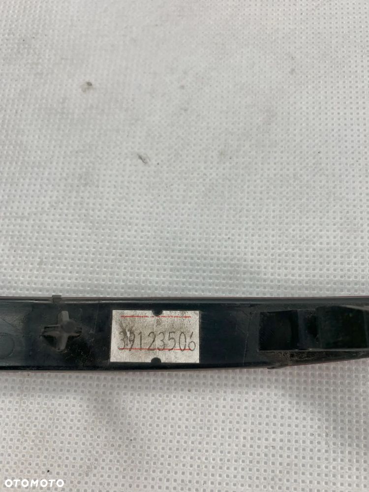 Opel Insignia B Odblask prawy tyl tylny 17r 1szt - 3