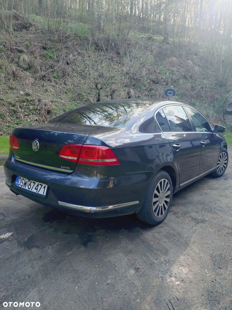 Volkswagen Passat 2.0 TDI Comfortline - 12