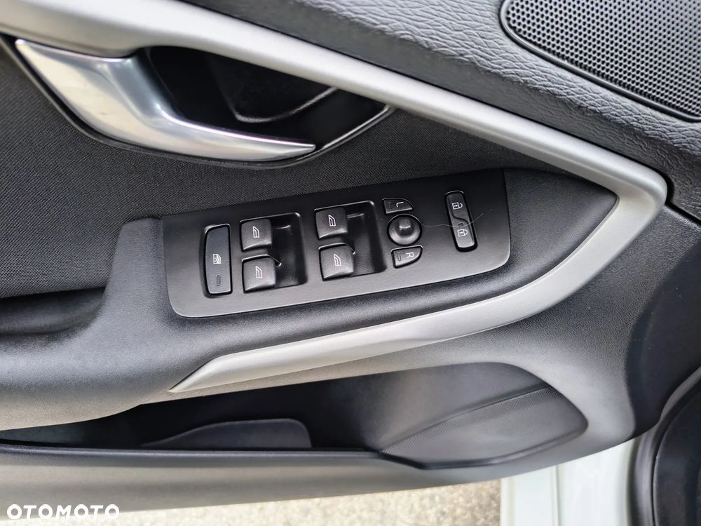 Volvo V40 D2 Summum - 11