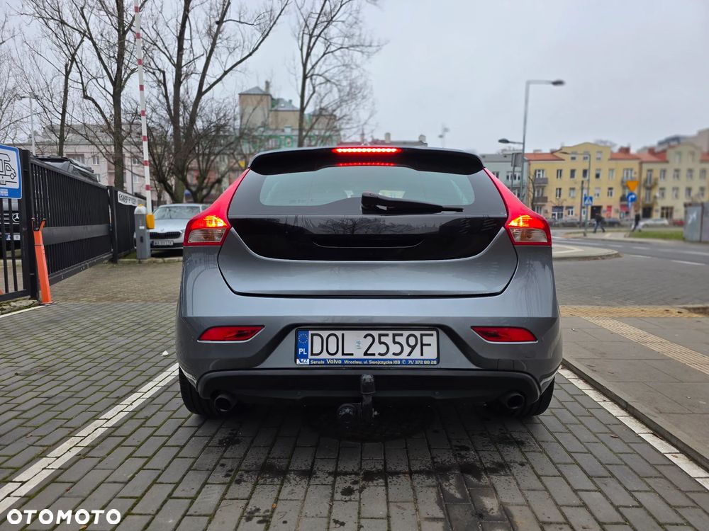 Volvo V40 - 25