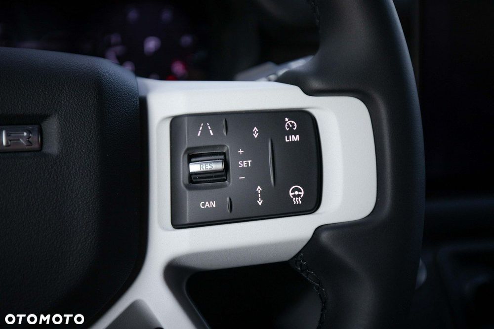 Land Rover Defender - 19