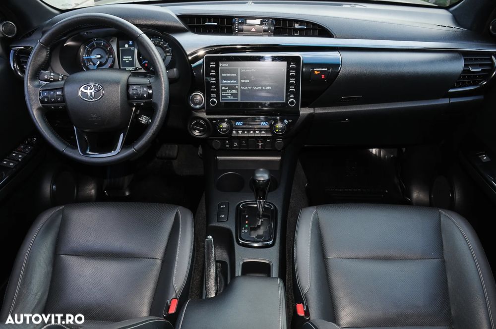 Toyota Hilux 2.8D 204CP 4x4 Double Cab AT Invincible Color Edition - 17