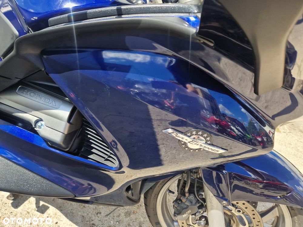 Honda ST - 9