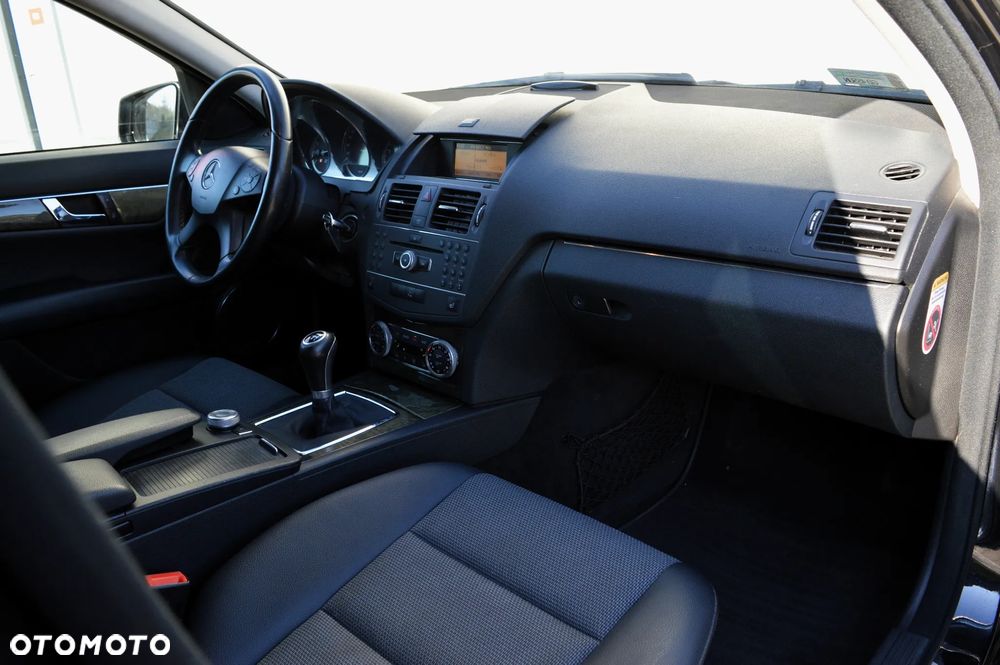 Mercedes-Benz Klasa C 180 Kompressor BlueEFFICIENCY Elegance - 10