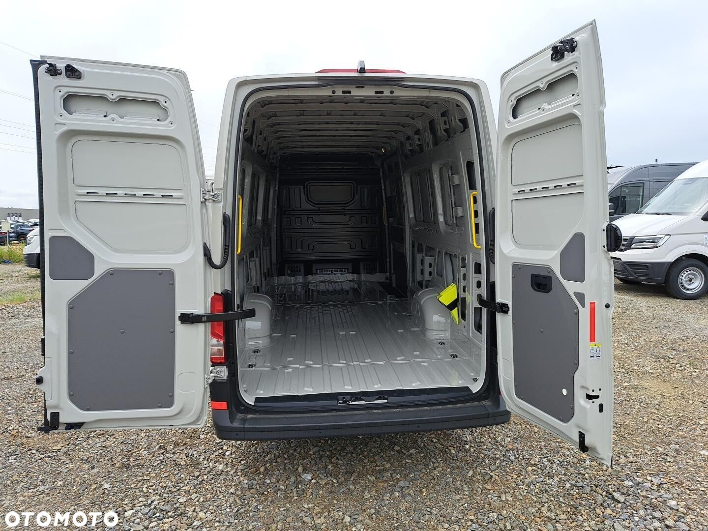 Volkswagen Crafter LONG 177KM - 21