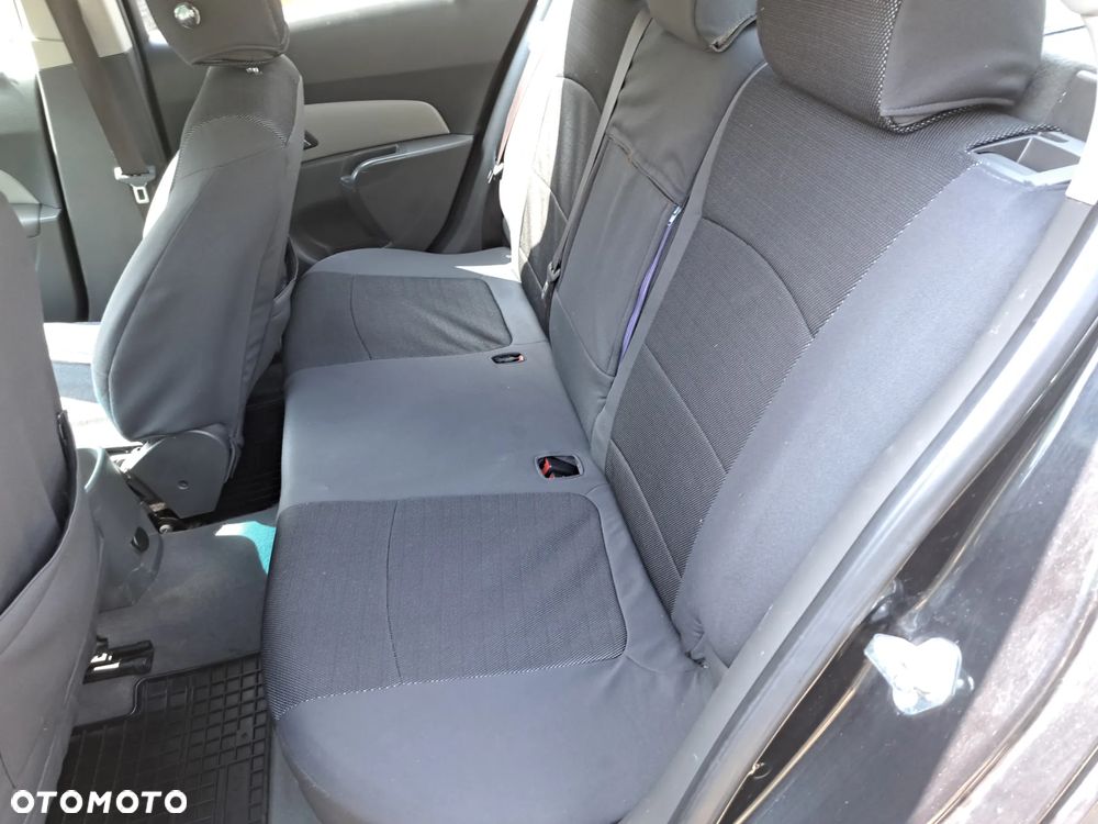 Chevrolet Cruze 1.6 Base - 3