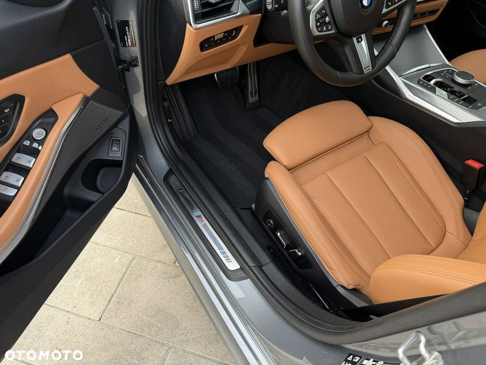 BMW Seria 3 320d xDrive Edition M Sport Shadow - 33