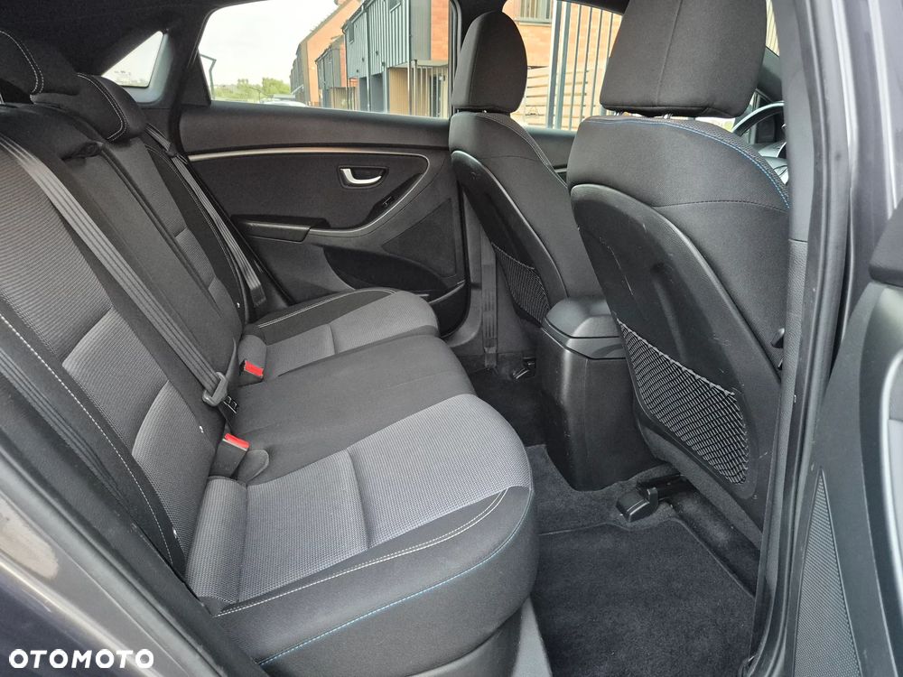 Hyundai i30 1.6 GDI Premium - 8