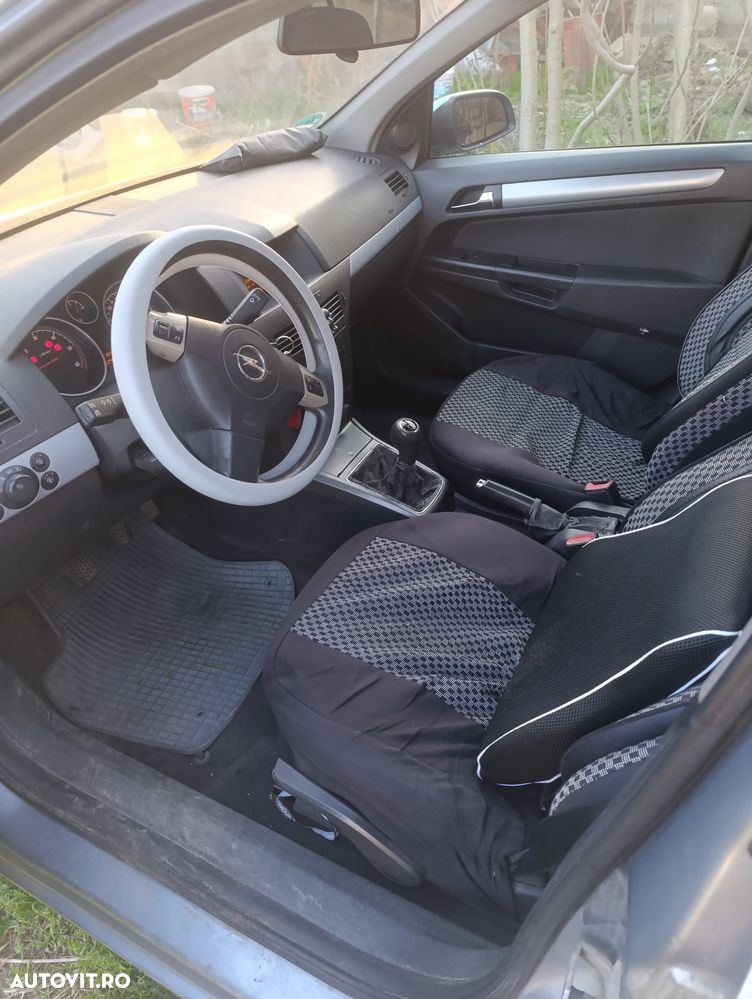 Opel Astra 1.7 CDTi Essentia - 10