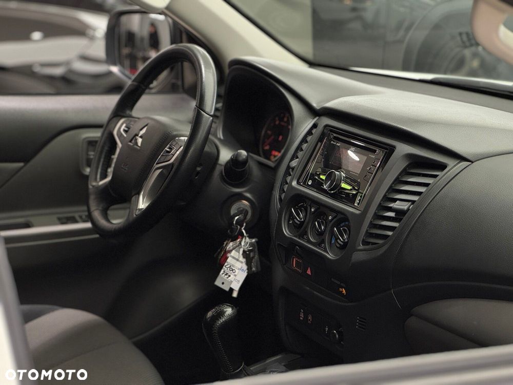 Mitsubishi L200 2.4 d DC Invite EU6 - 30