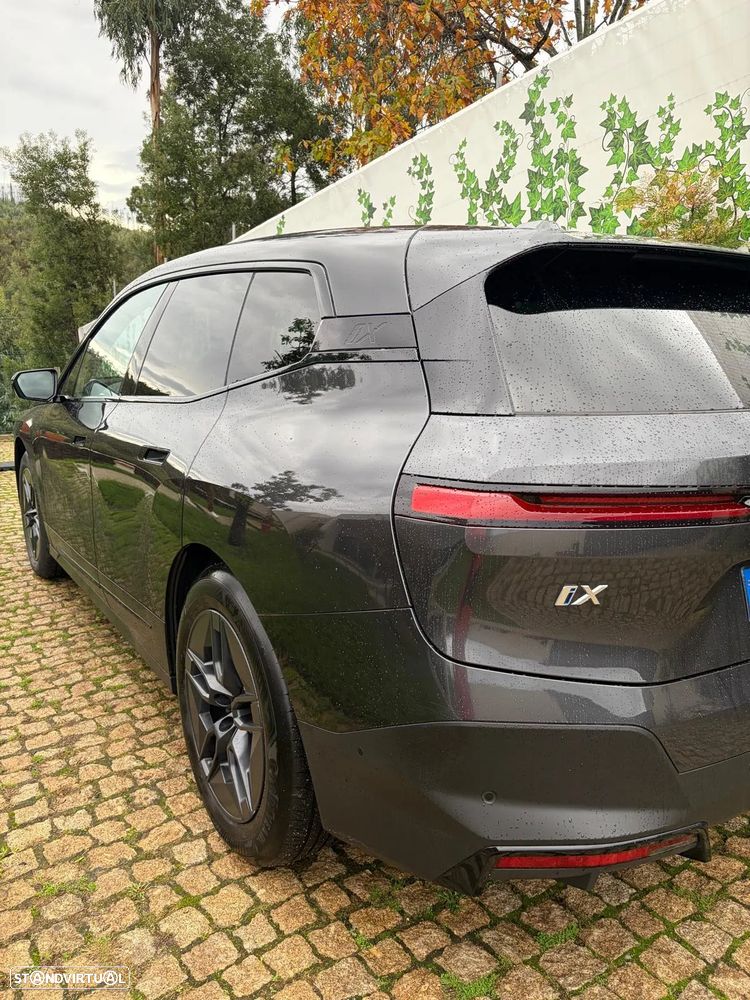 BMW iX xDrive 40 - 10