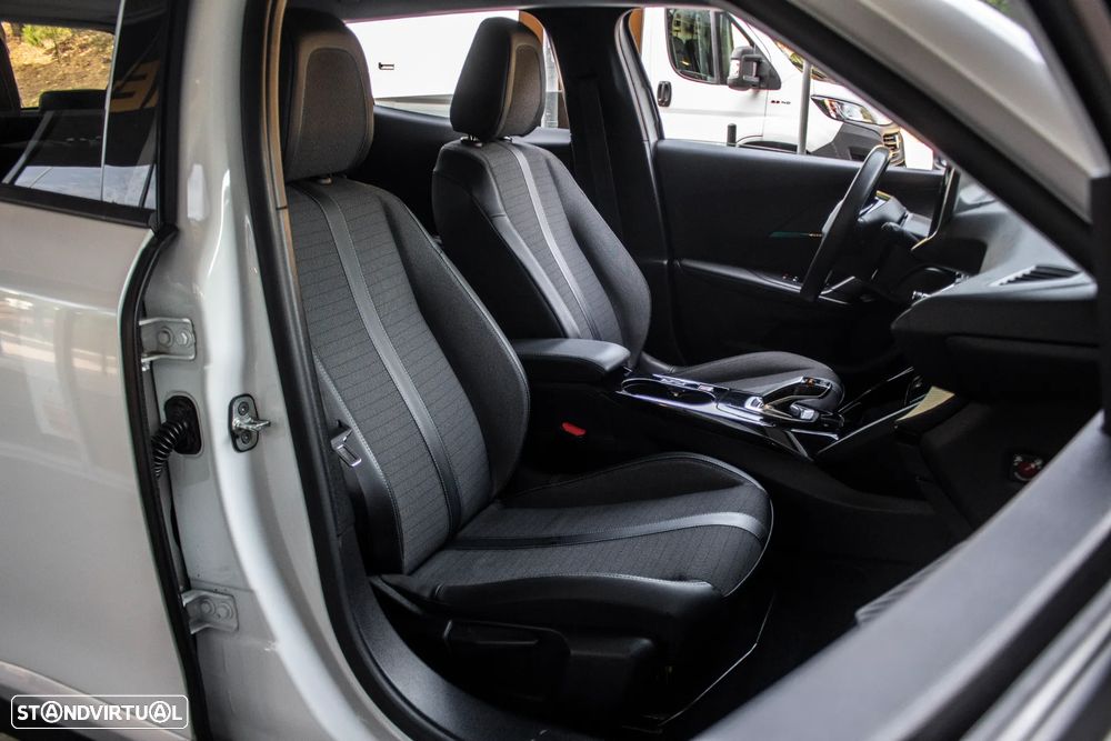 Peugeot e-2008 Allure - 25