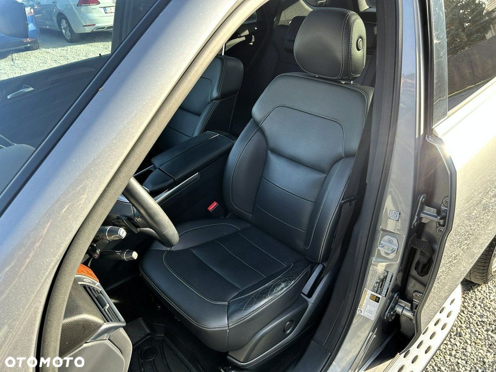 Mercedes-Benz ML - 11