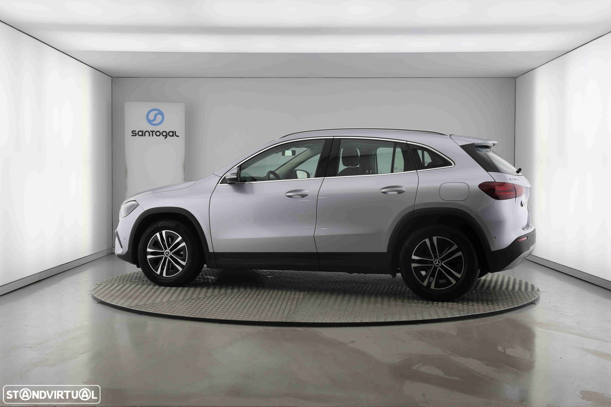 Mercedes-Benz GLA 180 d - 10