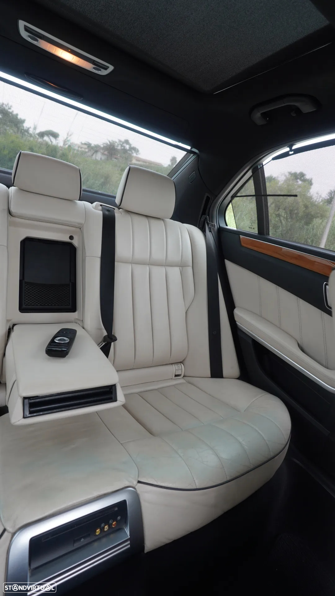 Mercedes-Benz E 300 Bluetec Hybrid Avantgarde - 15