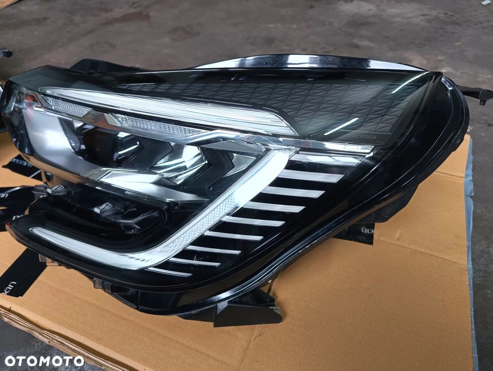 RENAULT CAPTUR II FULL LED LAMPA prawa 260104525R - 5