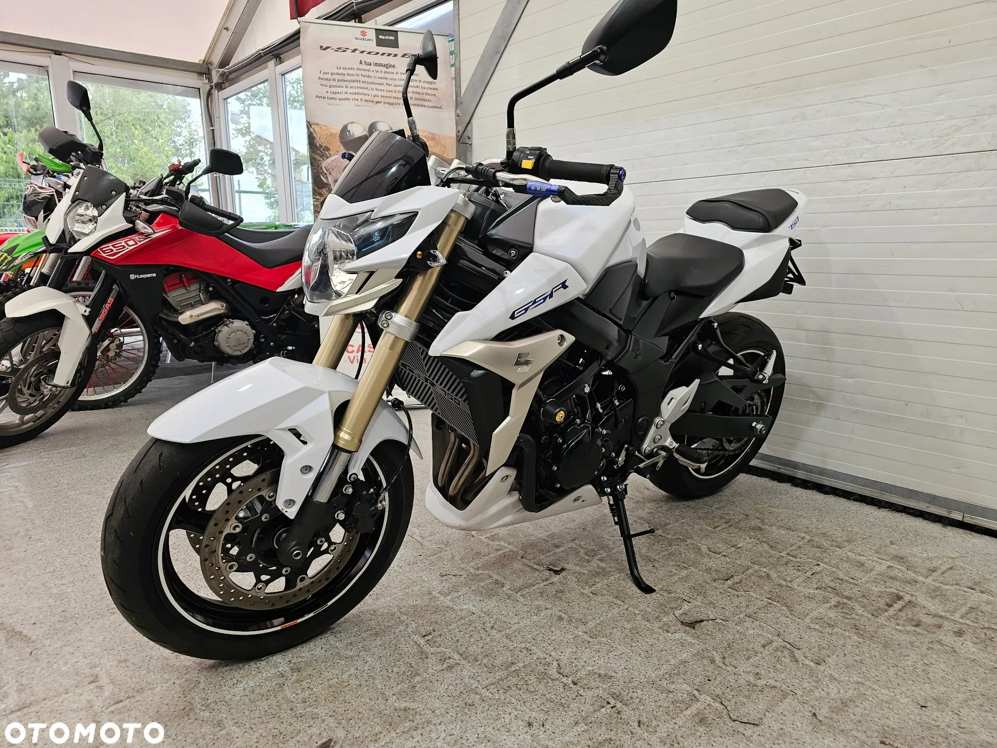 Suzuki GSR - 15
