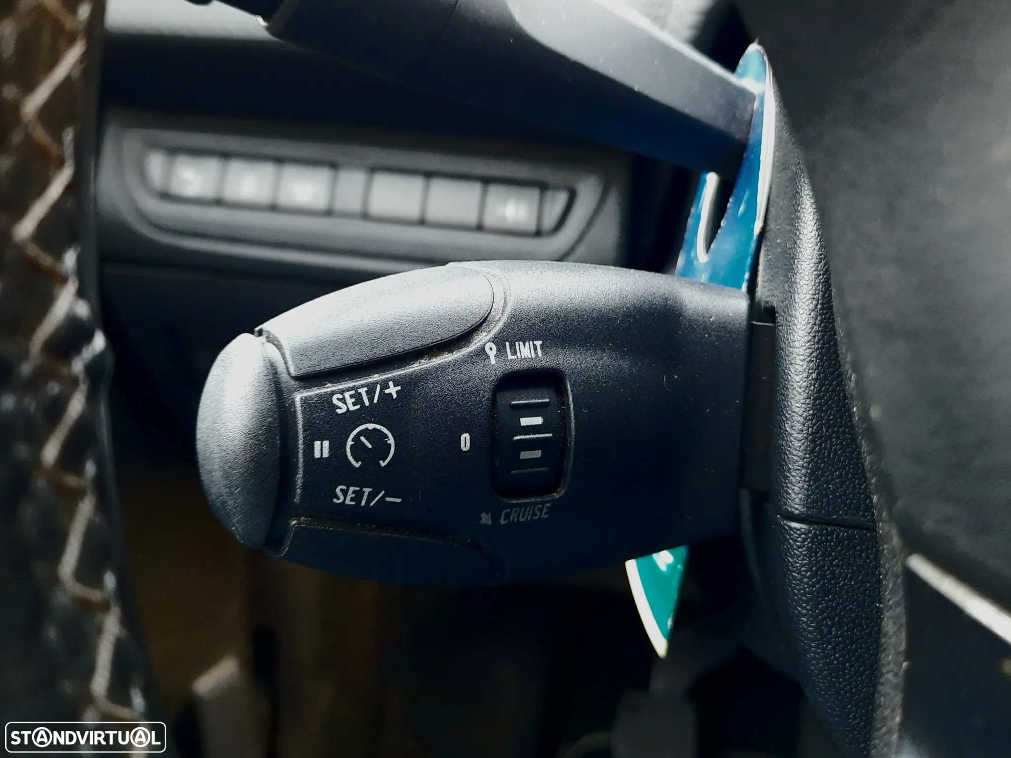 Peugeot 2008 1.6 e-HDi Allure - 9