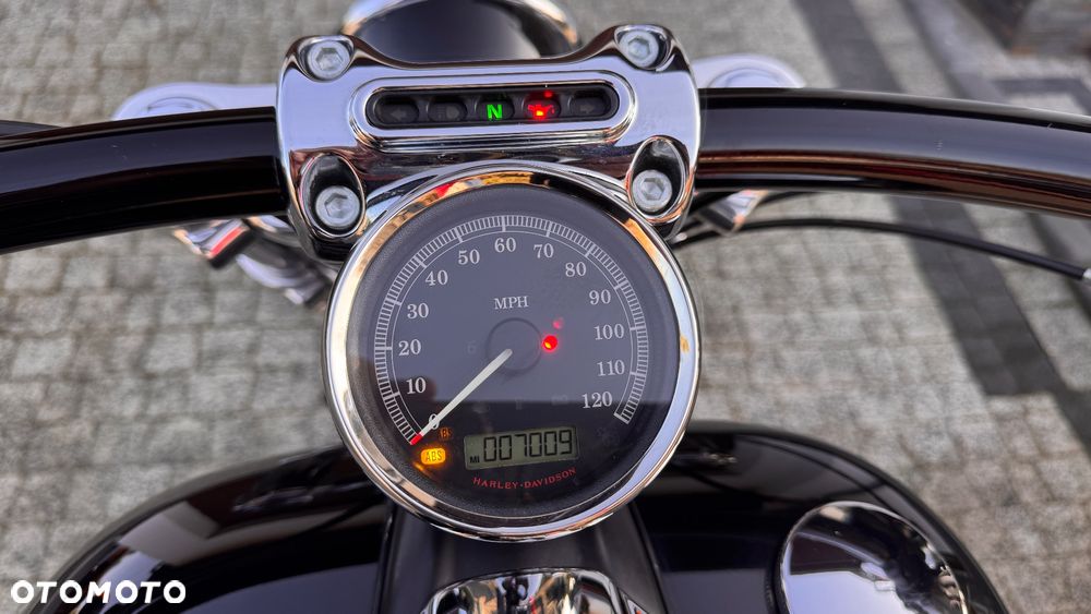 Harley-Davidson FXSB Breakout - 5
